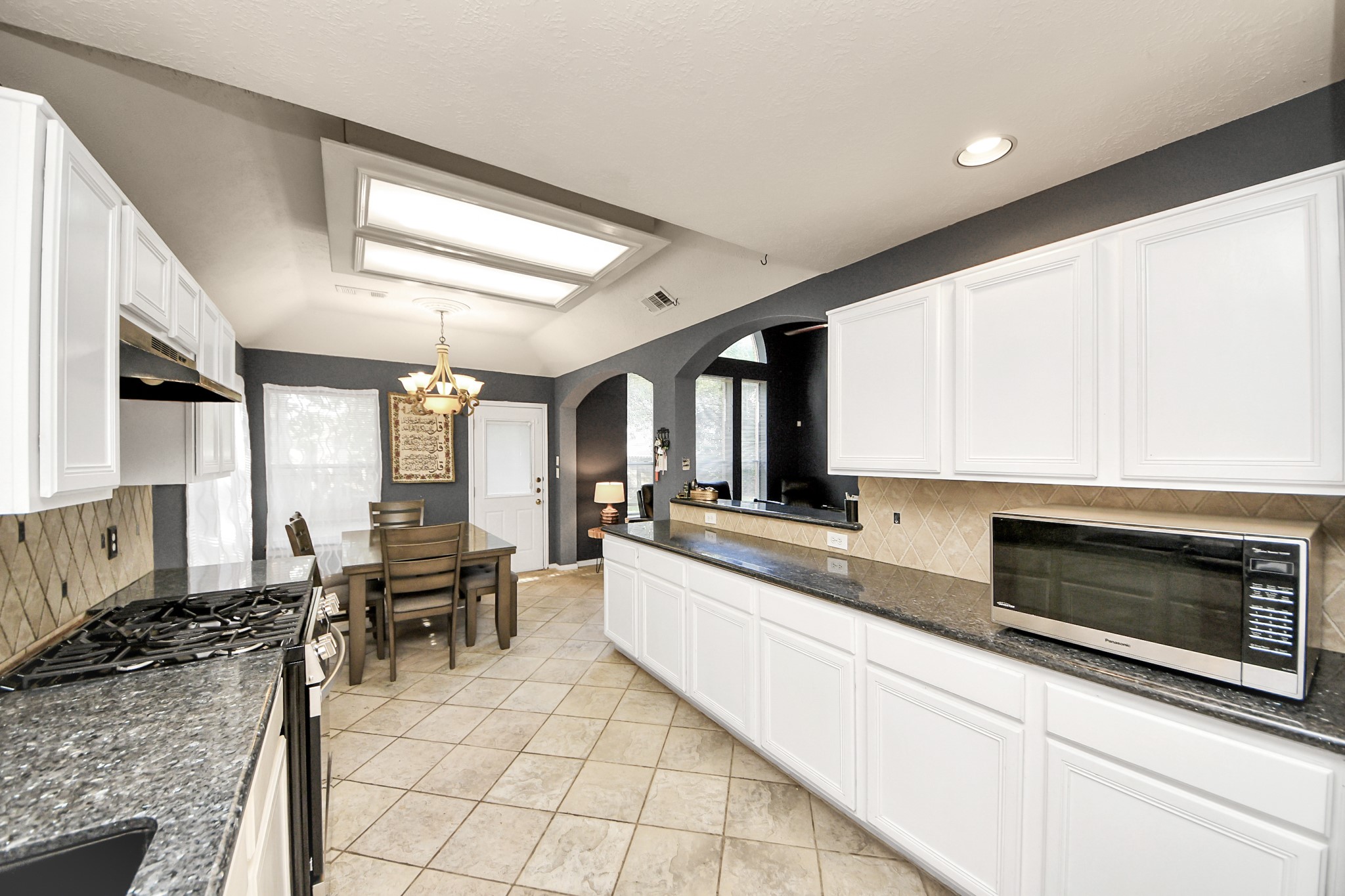 7902 Belterraza Court Houston, TX 77083 - Photo 7 of 15