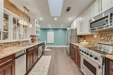 $539,000 | 435 West Northgate Drive, Irving, TX 75062