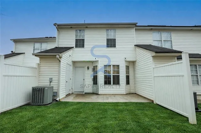 $1,575 | 5896 Strathmoor Manor Circle, Lithonia, GA 30058