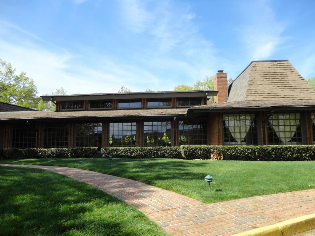 5590 Hunt Camp Road Roanoke, VA 24018 - Photo 5 of 15 a front view of a house with a yard