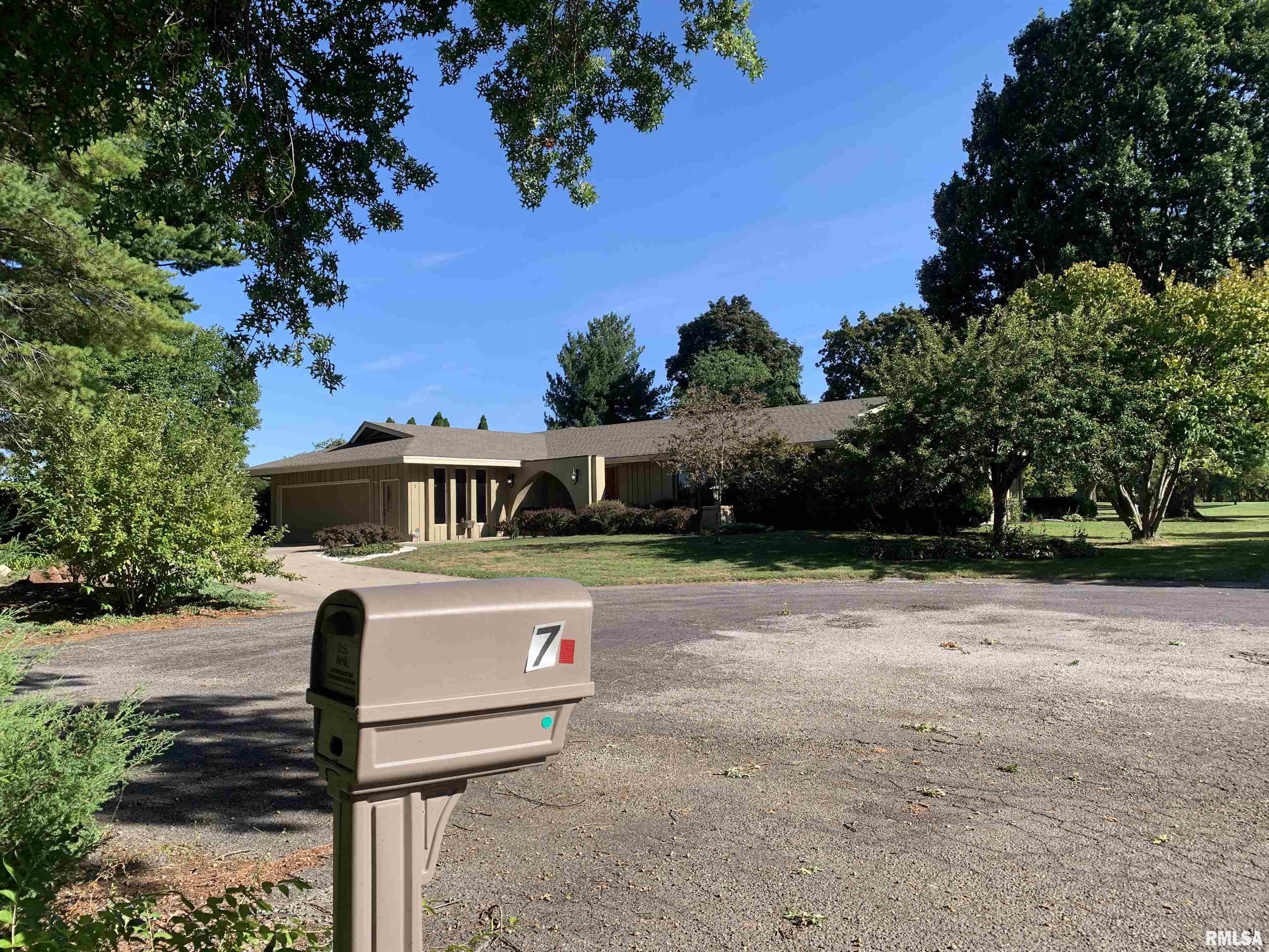 Undisclosed Address Jacksonville, IL 62650 - Photo 12 of 70