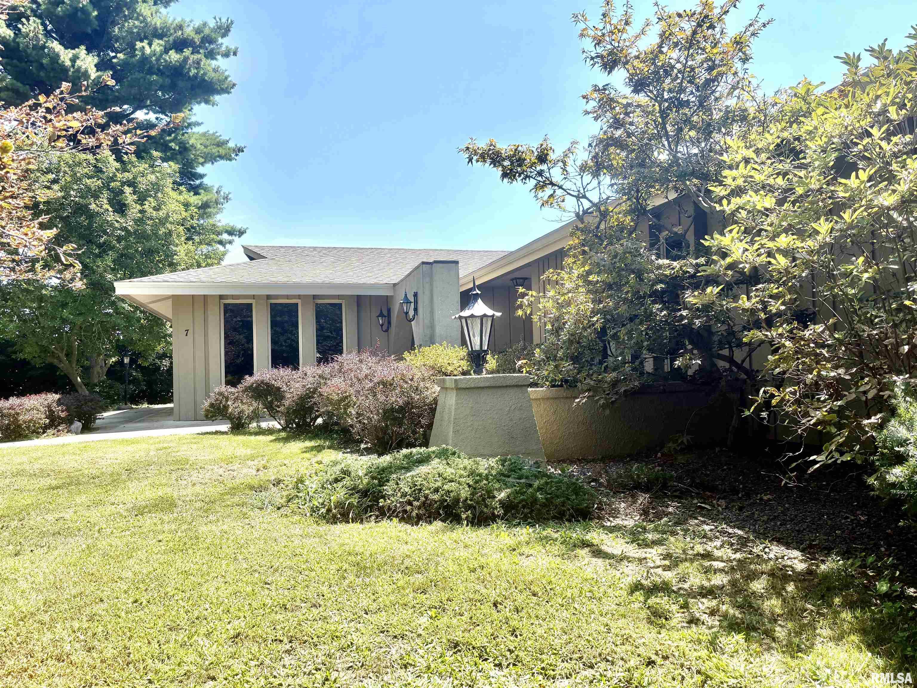 Undisclosed Address Jacksonville, IL 62650 - Photo 4 of 70