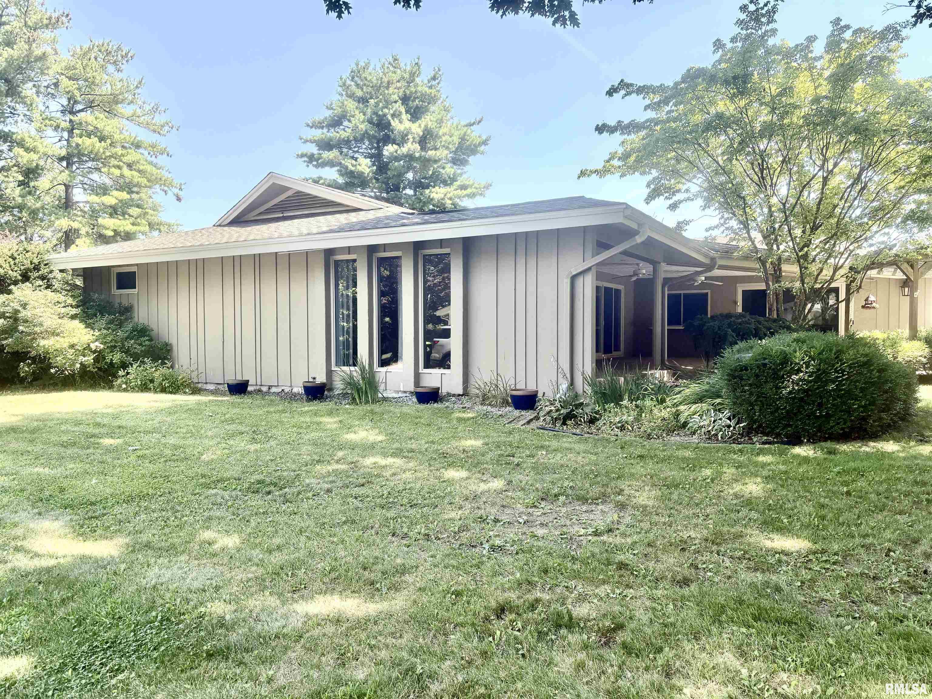 Undisclosed Address Jacksonville, IL 62650 - Photo 9 of 70