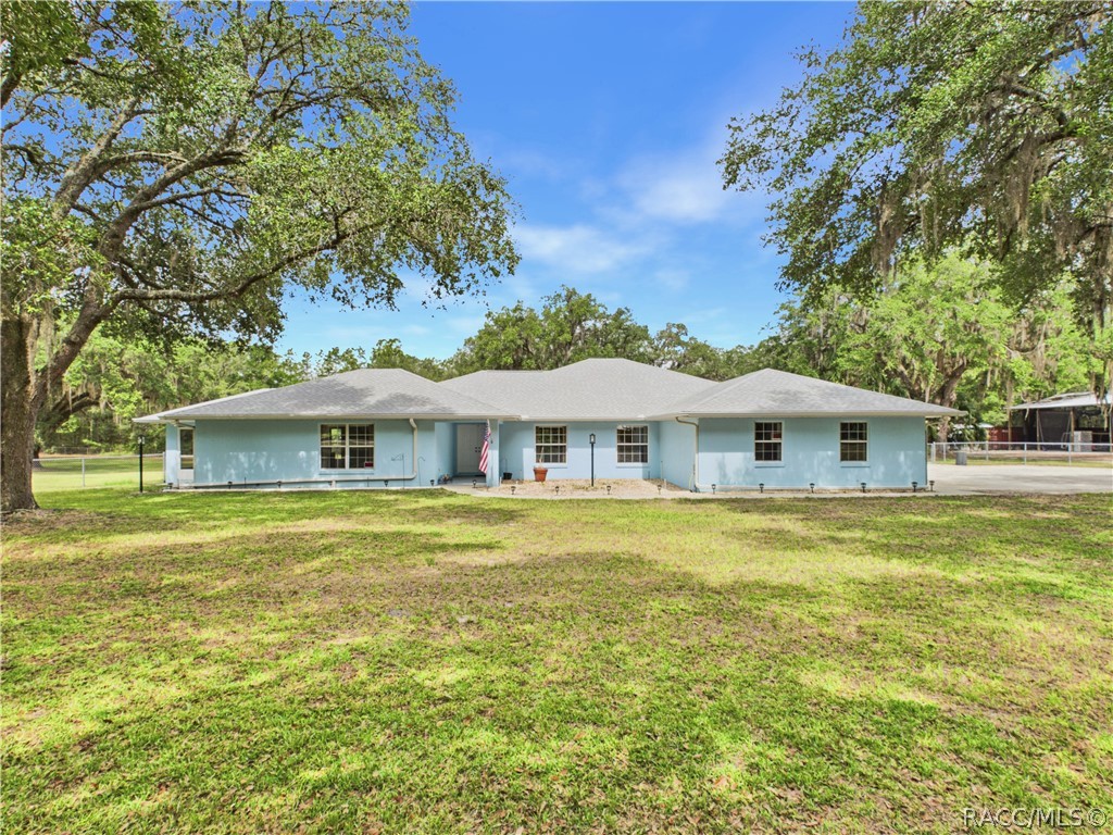 10274 North Rousseau Drive Dunnellon, FL 34433 - Photo 1 of 72
