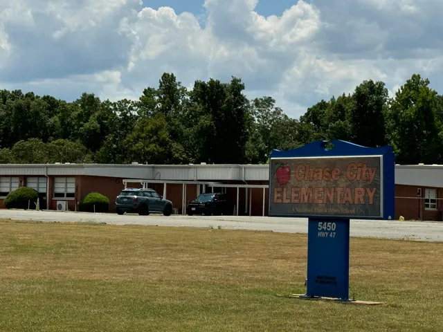 a view of an outdoor space and tv