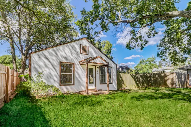 $1,000 | 607 North Speed Street, Wharton, TX 77488