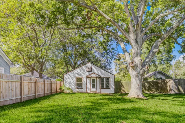 $1,000 | 607 North Speed Street, Wharton, TX 77488