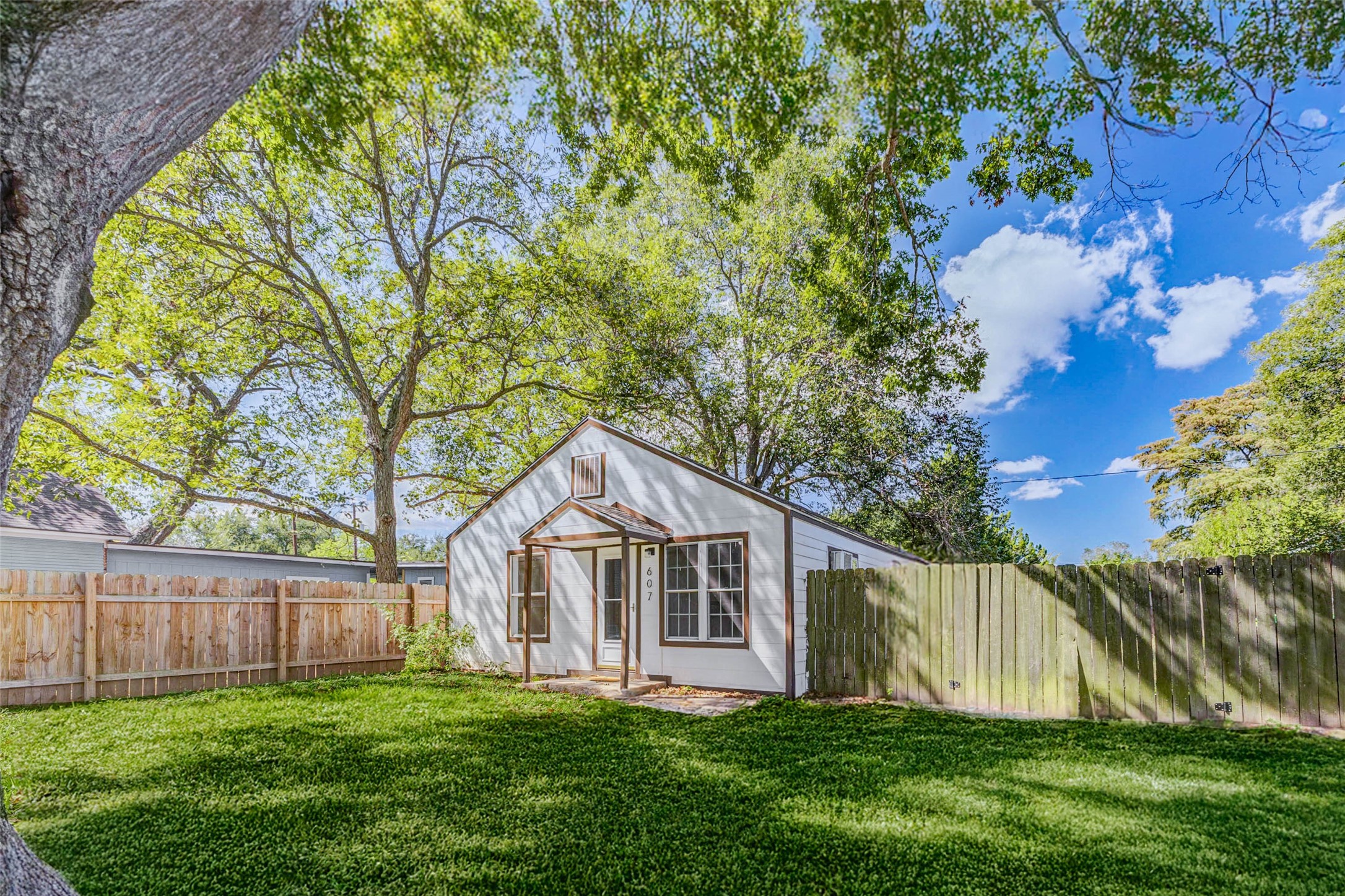 607 North Speed Street Wharton, TX 77488 - Photo 10 of 28