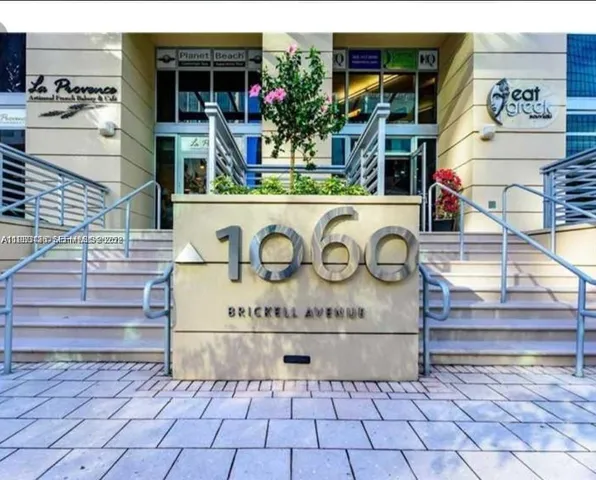 $3,400 | 1050 Brickell Avenue, Unit 608, Miami, FL 33131