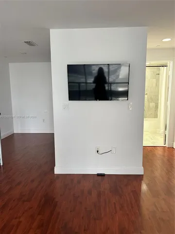 $3,400 | 1050 Brickell Avenue, Unit 608, Miami, FL 33131