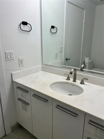 $3,400 | 1050 Brickell Avenue, Unit 608, Miami, FL 33131