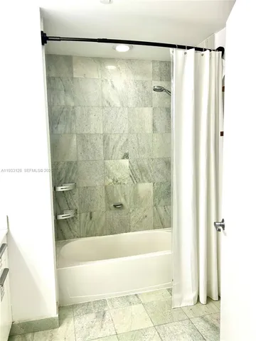 $3,400 | 1050 Brickell Avenue, Unit 608, Miami, FL 33131