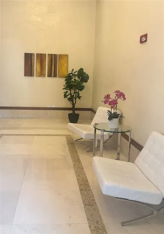 $3,400 | 1050 Brickell Avenue, Unit 608, Miami, FL 33131