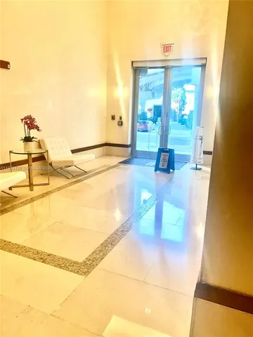 $3,400 | 1050 Brickell Avenue, Unit 608, Miami, FL 33131