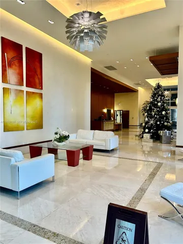 $3,400 | 1050 Brickell Avenue, Unit 608, Miami, FL 33131