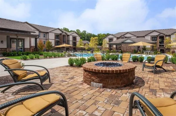 $2,365 | 2080 One White Oak Lane, Unit 1402, Cumming, GA 30041