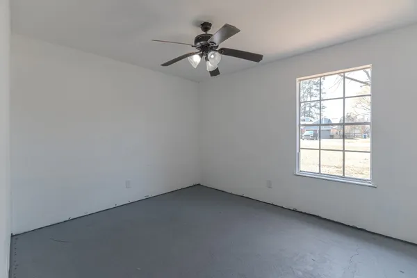 $215,000 | 31942 South Wiggins Street, Magnolia, TX 77355