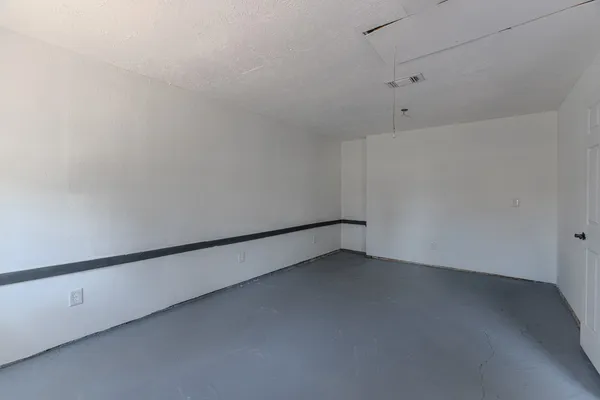 $215,000 | 31942 South Wiggins Street, Magnolia, TX 77355