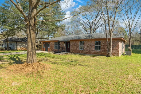 $215,000 | 31942 South Wiggins Street, Magnolia, TX 77355