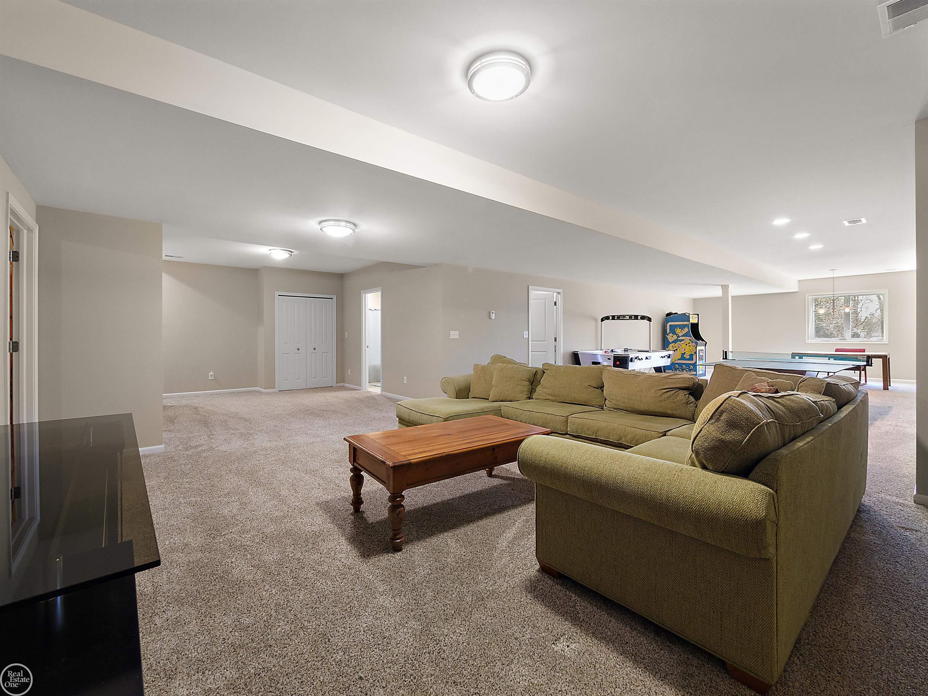 1276 Strieter Road Ann Arbor, MI 48103 - Photo 53 of 82 50172470-13db929f-a8b5-4b7c-8fdc-9b220a9ae338.JPG