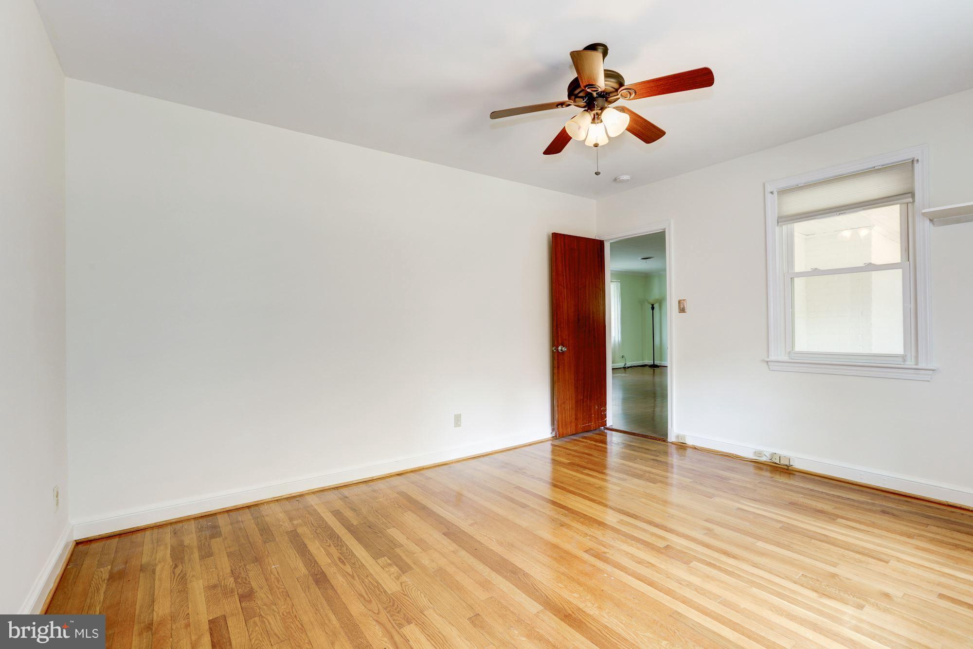 220 Randolph Road Silver Spring, MD 20904 - Photo 10 of 30 Family Room