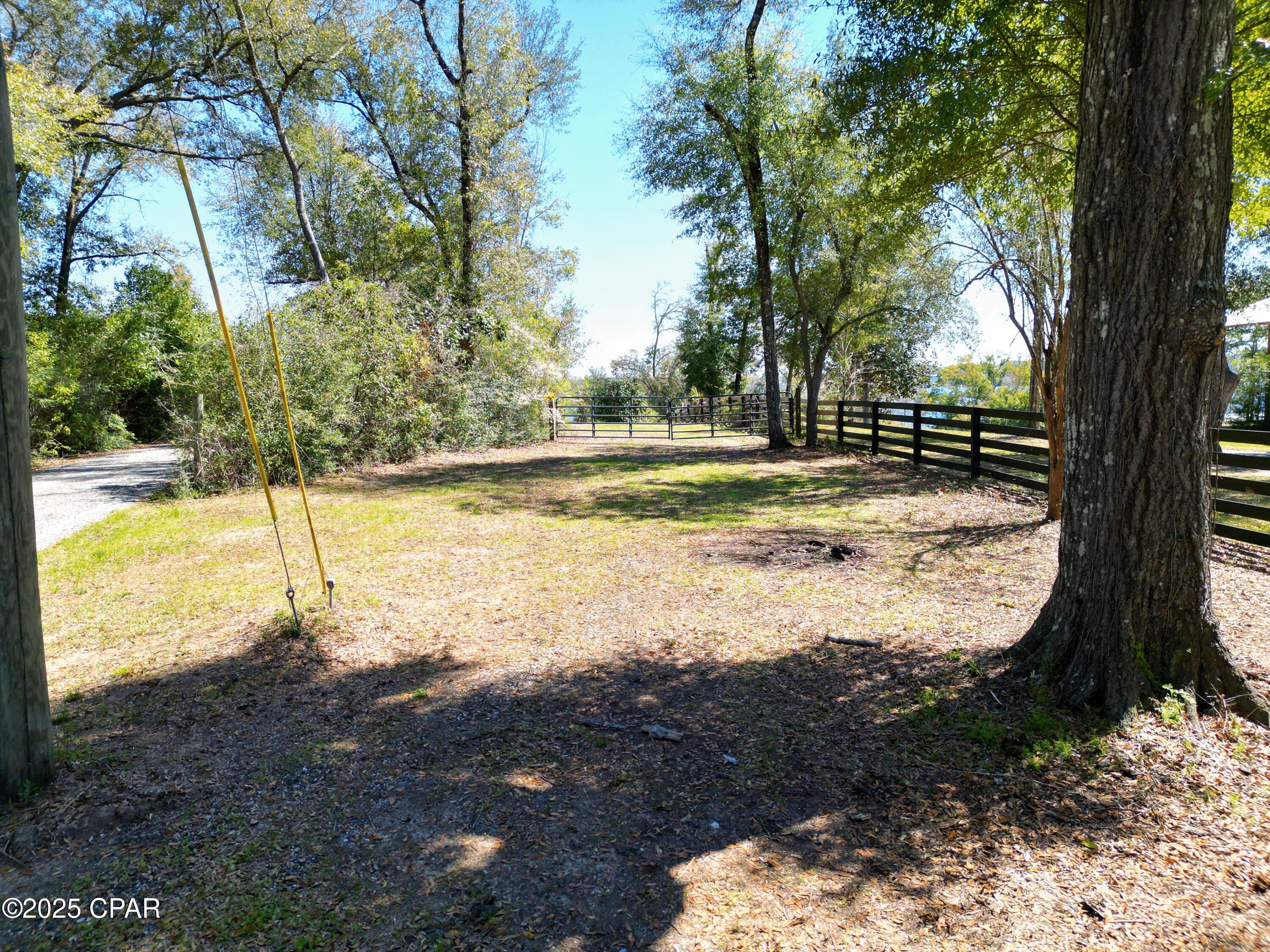 452 Lakepoint Road Alford, FL 32420 - Photo 2 of 18 Gallery Image 2