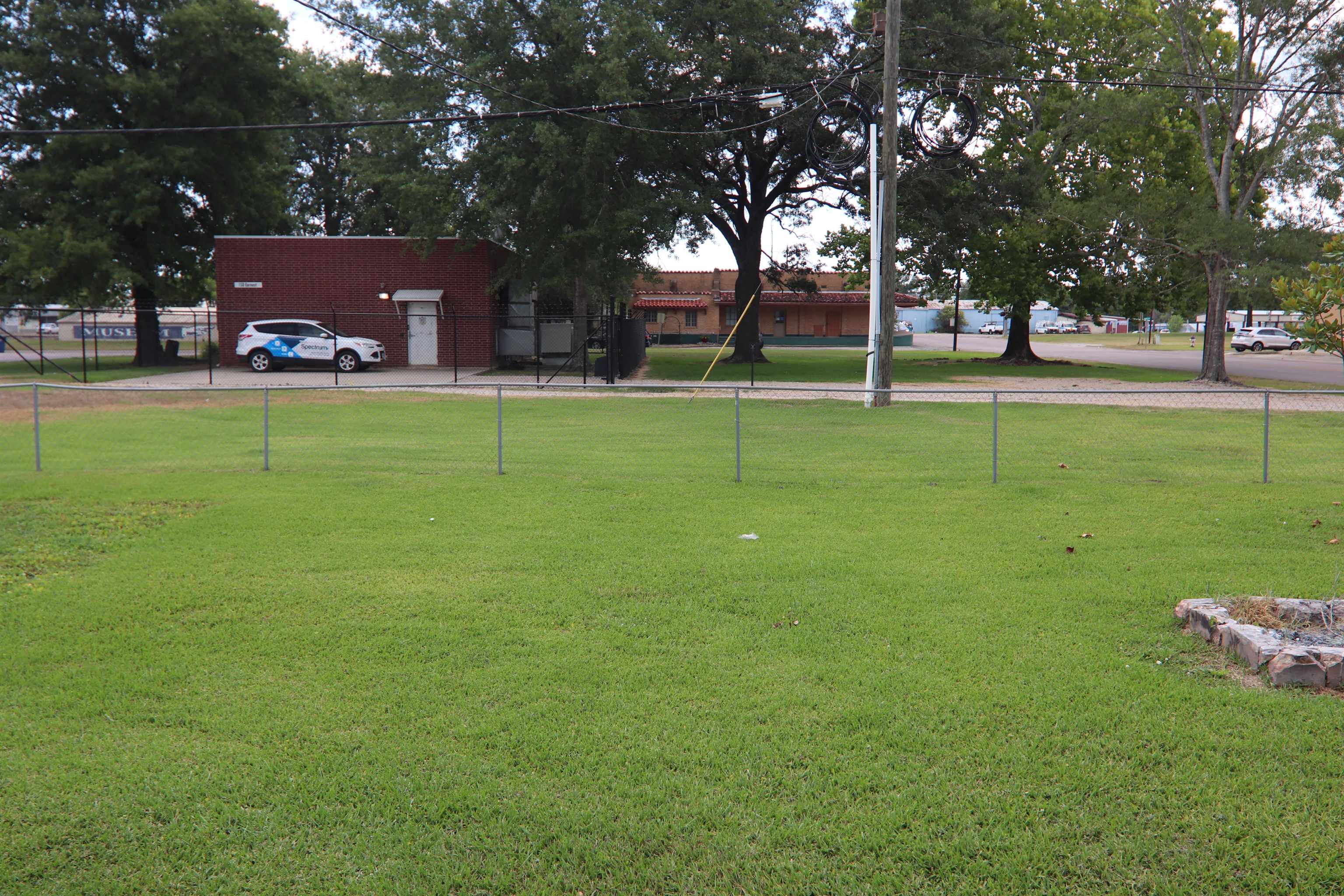 170 South 4th Street Silsbee, TX 77656 - Photo 11 of 26