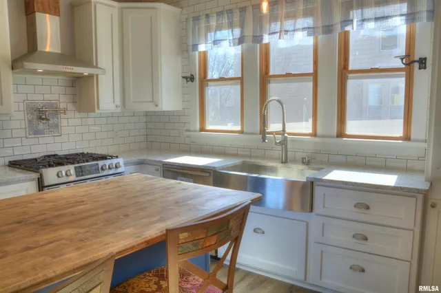 $169,000 | 644 South Randolph Street, Macomb, IL 61455