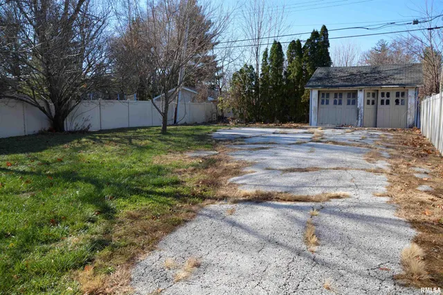 $169,000 | 644 South Randolph Street, Macomb, IL 61455