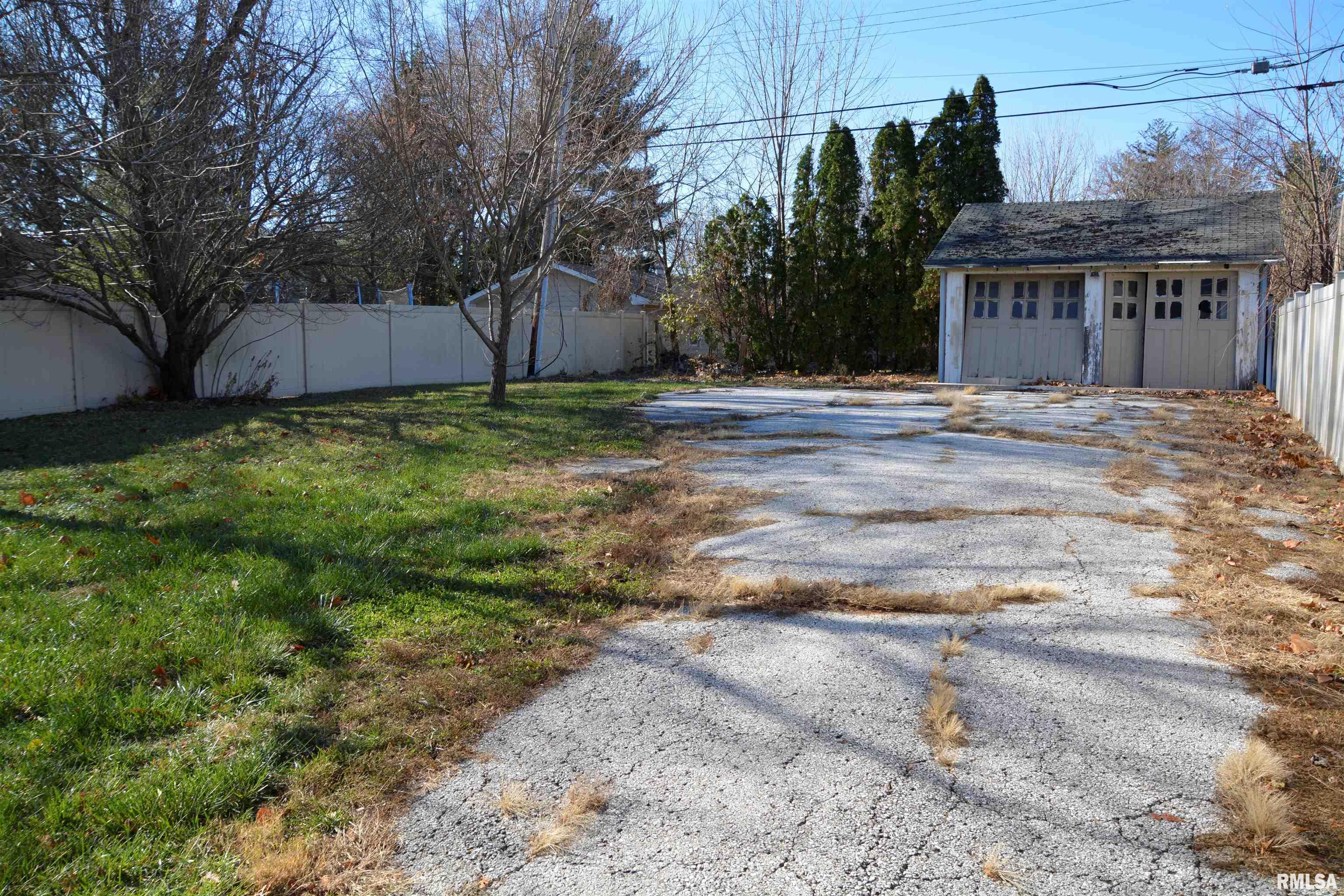 644 South Randolph Street Macomb, IL 61455 - Photo 4 of 36