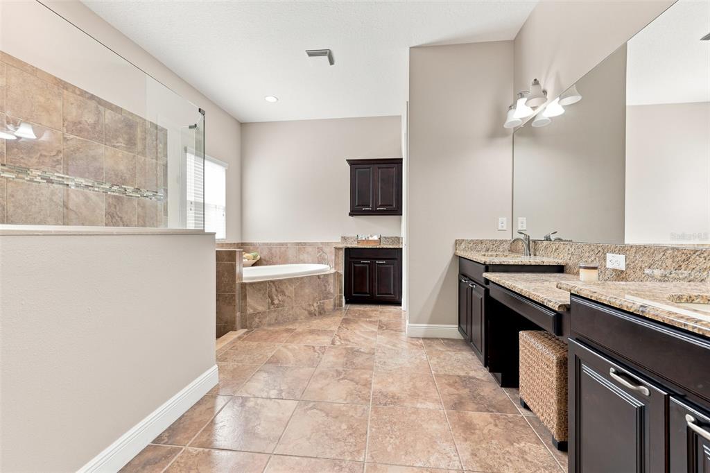 15512 Mossy Ridge Lane Lithia, FL 33547 - Photo 29 of 59