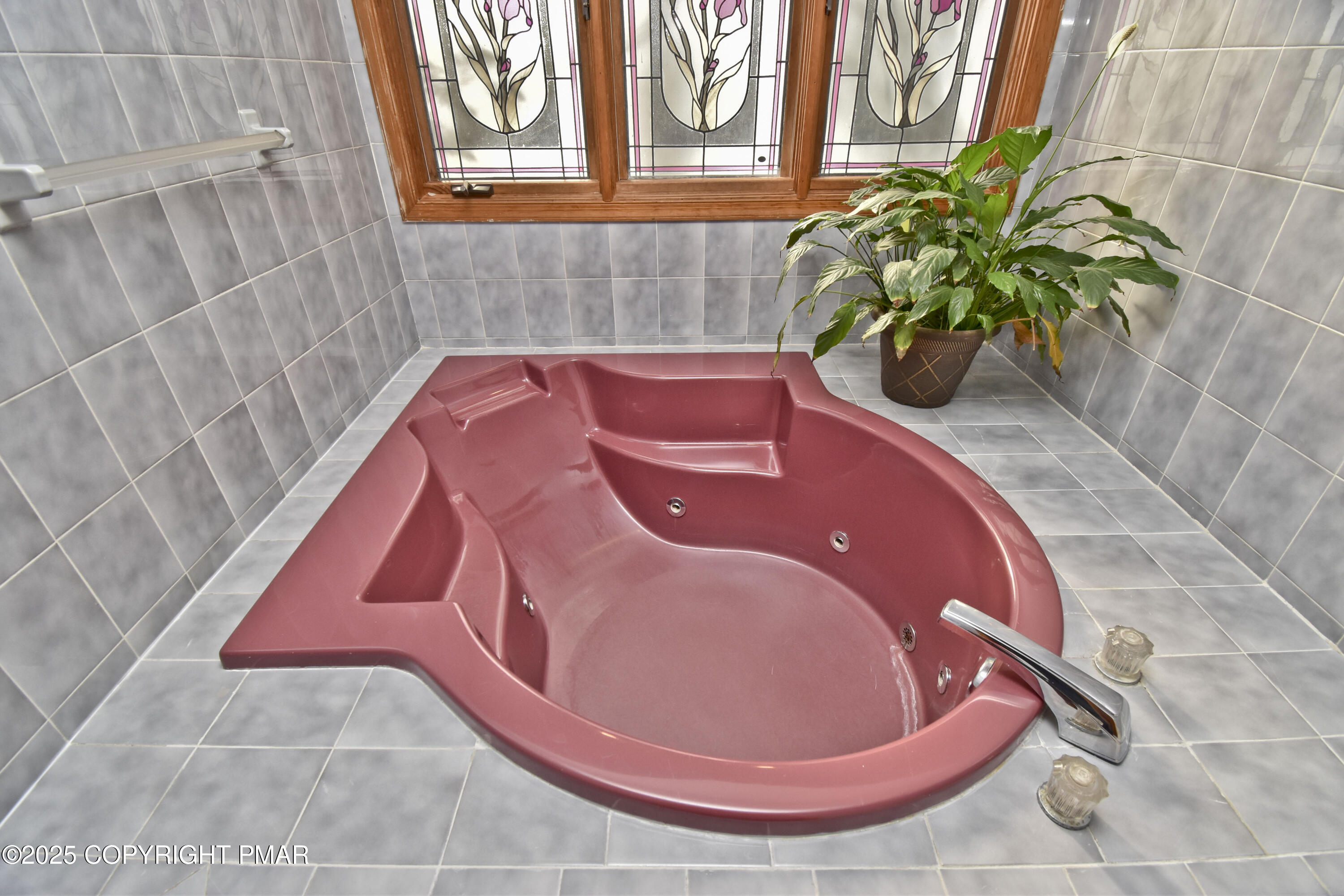 5294 Cherry Valley Road Saylorsburg, PA 18353 - Photo 32 of 53 a view of bath tub