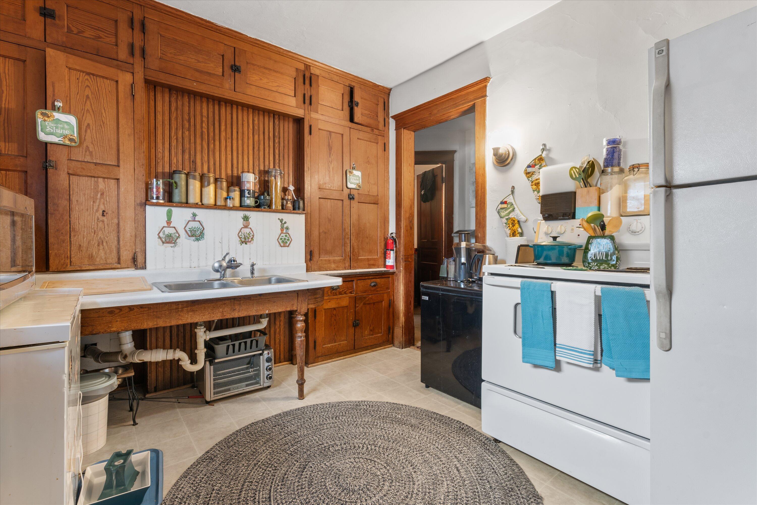 1420 Wisconsin Avenue, Unit 1422 1422 1/2 Racine, WI 53403 - Photo 28 of 46 048-13-DSC09111