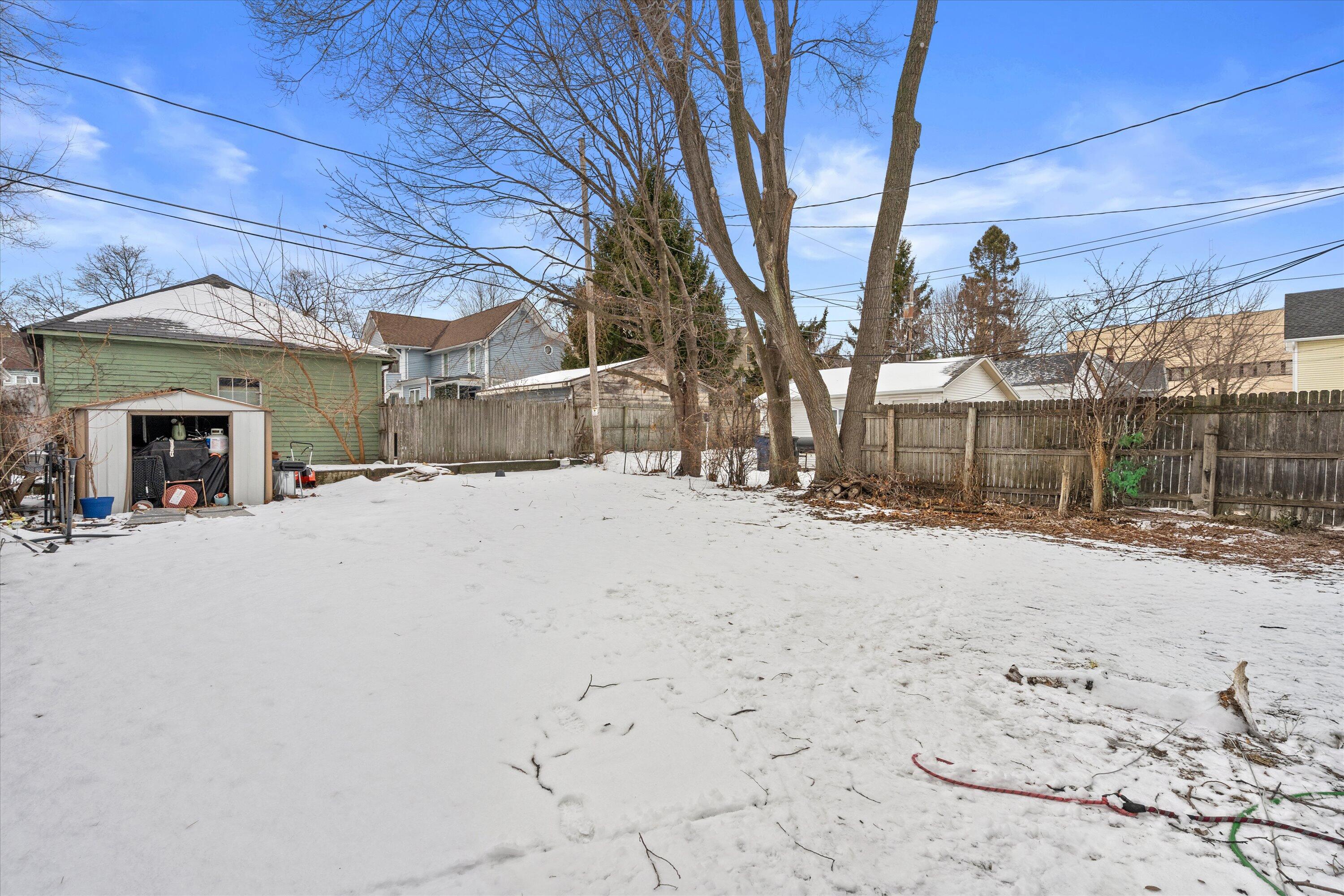 1420 Wisconsin Avenue, Unit 1422 1422 1/2 Racine, WI 53403 - Photo 3 of 46 016-51-DSC09290