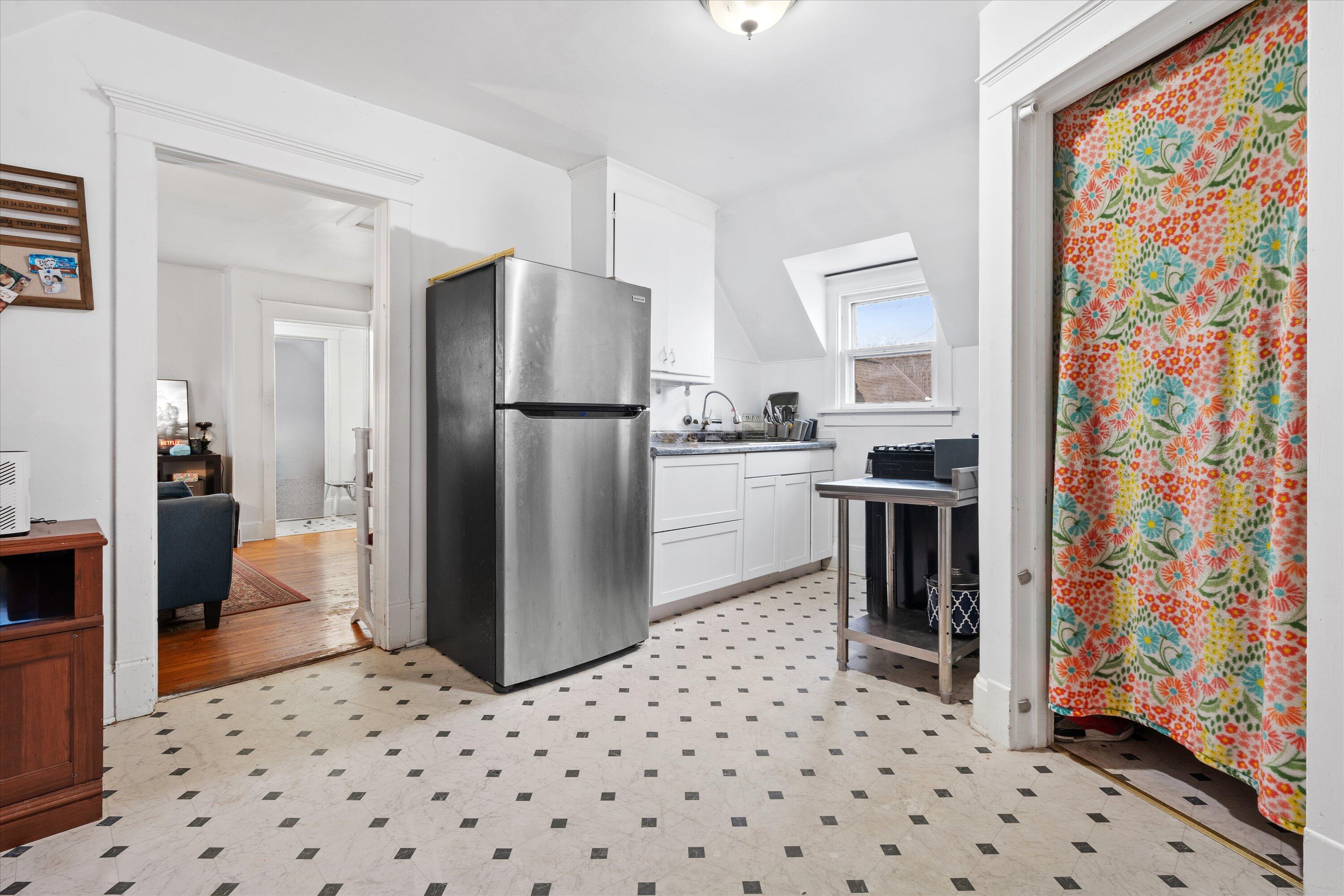 1420 Wisconsin Avenue, Unit 1422 1422 1/2 Racine, WI 53403 - Photo 6 of 46 012-39-DSC09240