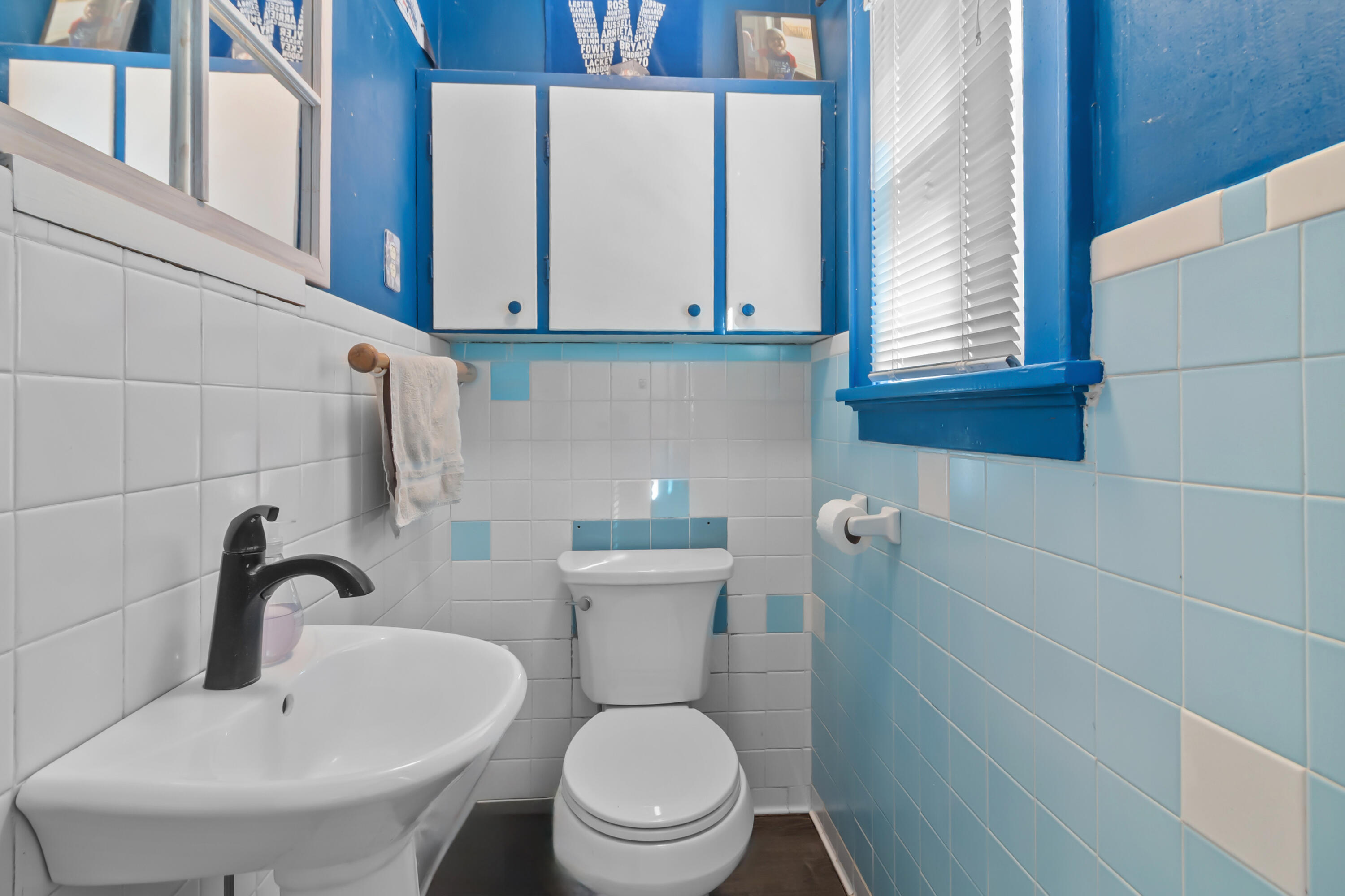 1510 State Street Delavan, WI 53115 - Photo 17 of 33 Powder Room 1st Floor