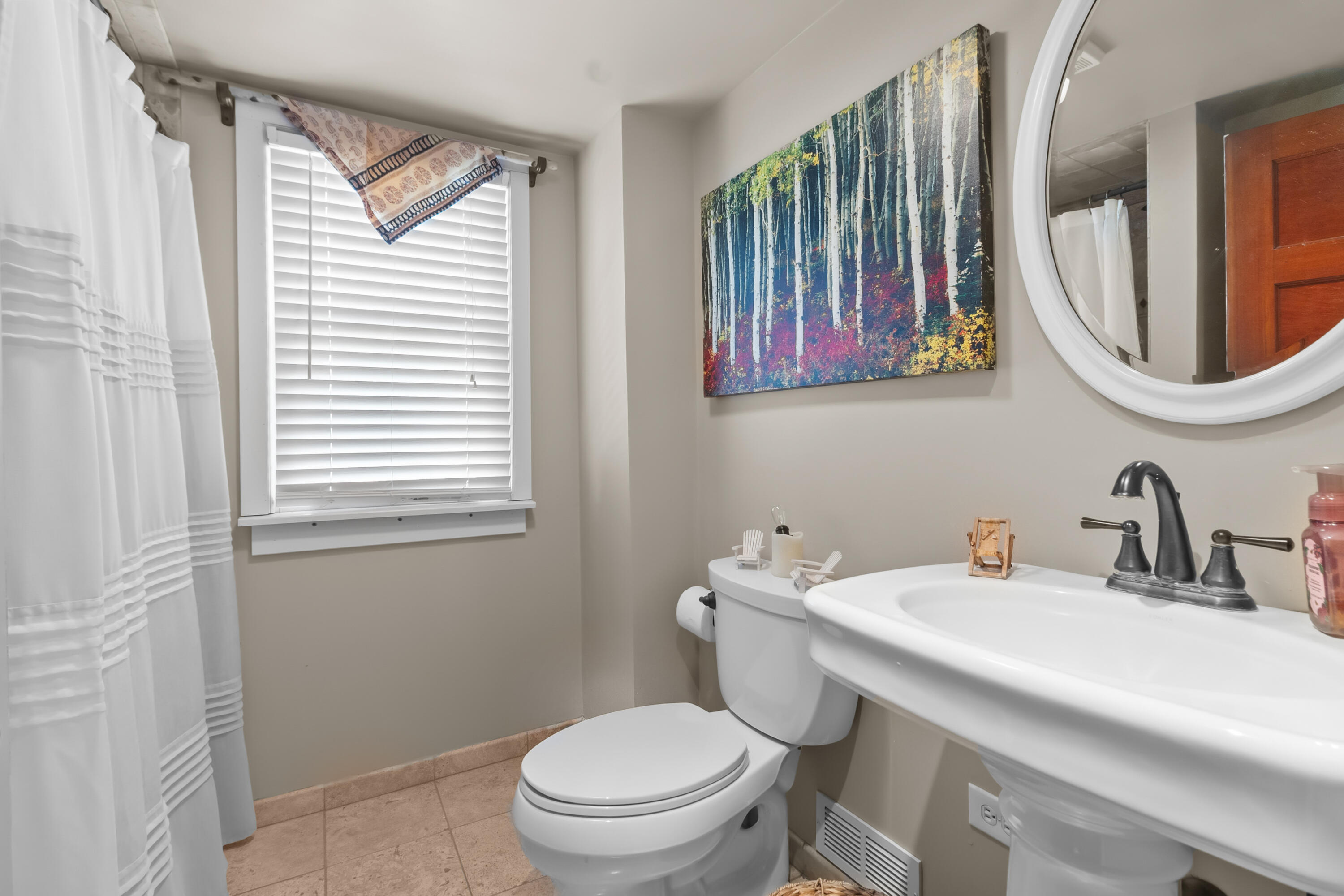 1510 State Street Delavan, WI 53115 - Photo 22 of 33 2nd Floor Bath w Shower
