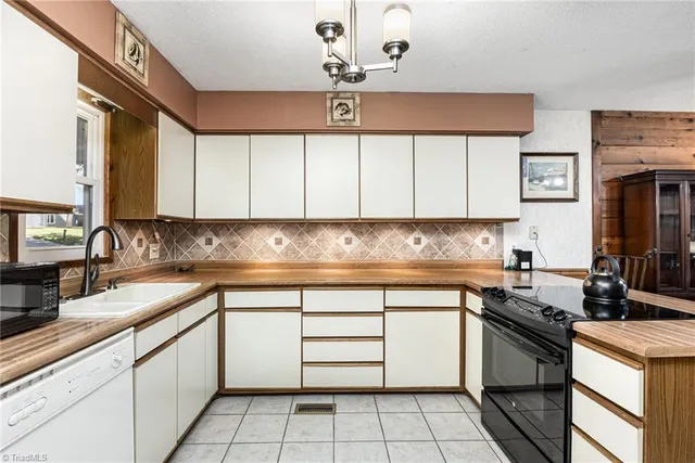 $699,000 | 454 South Point Trail, Semora, NC 27343