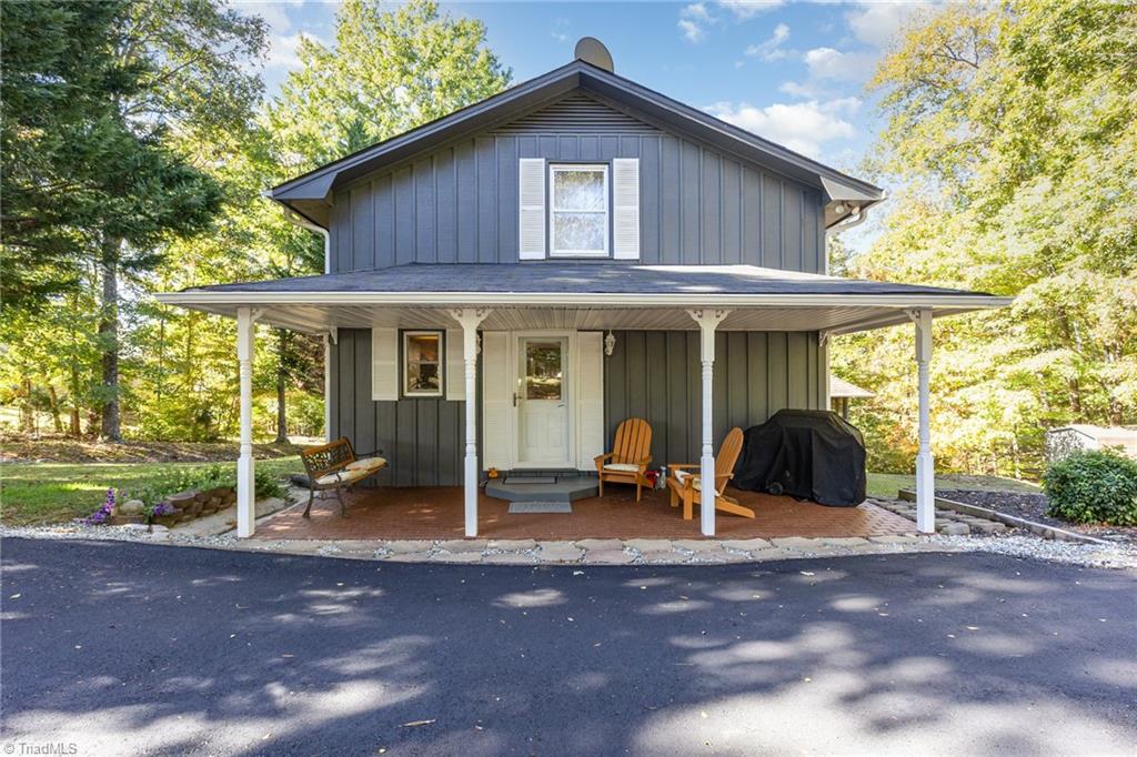 454 South Point Trail Semora, NC 27343 - Photo 3 of 28 Expansive Front Porch