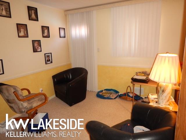 24524 Ridgecroft Avenue Eastpointe, MI 48021 - Photo 12 of 21 31298562-11.JPG