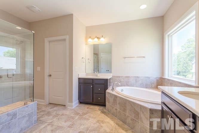8200 Cranes View Place East Raleigh, NC 27615 - Photo 22 of 25