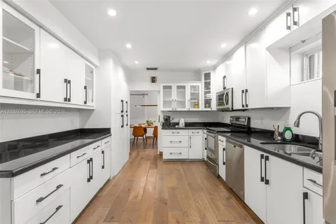 $15,000 | 8220 Hawthorne Avenue, Miami Beach, FL 33141