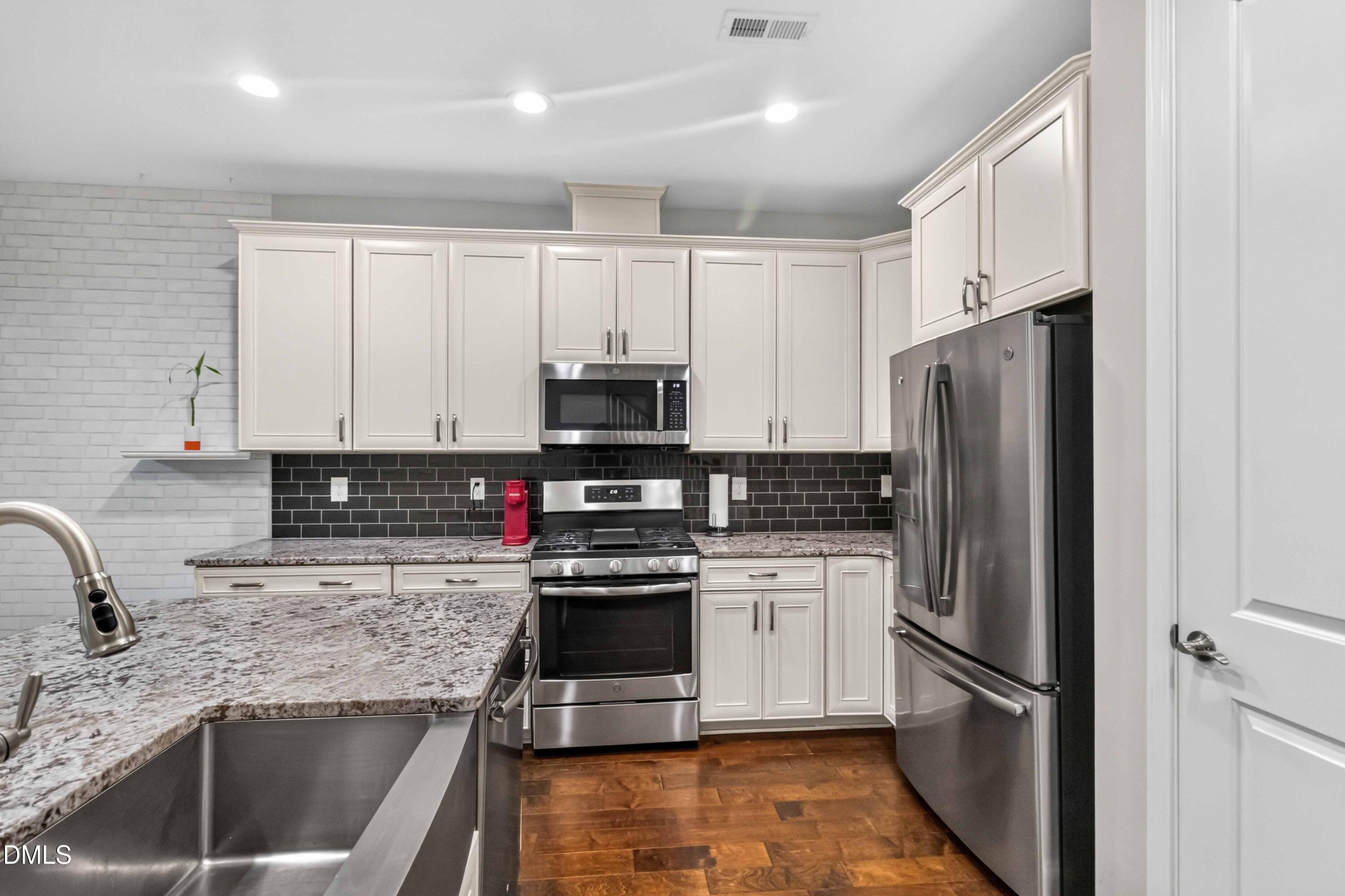 2576 Rambling Creek Road Apex, NC 27523 - Photo 14 of 48 013