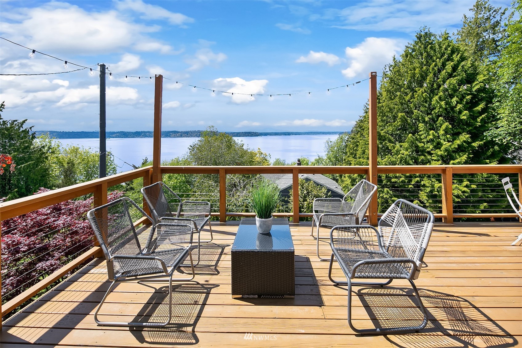 9823 47th Avenue Southwest Seattle, WA 98136 - Photo 9 of 32 Gallery Image 9