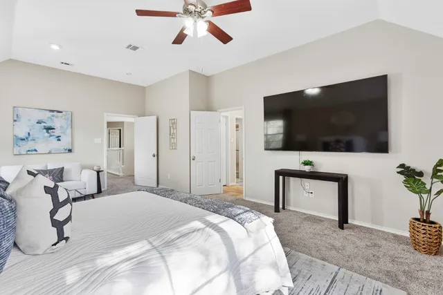 $689,000 | 10115 Pinehurst Drive, Austin, TX 78747