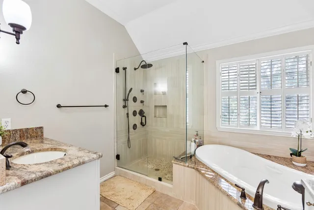 $689,000 | 10115 Pinehurst Drive, Austin, TX 78747