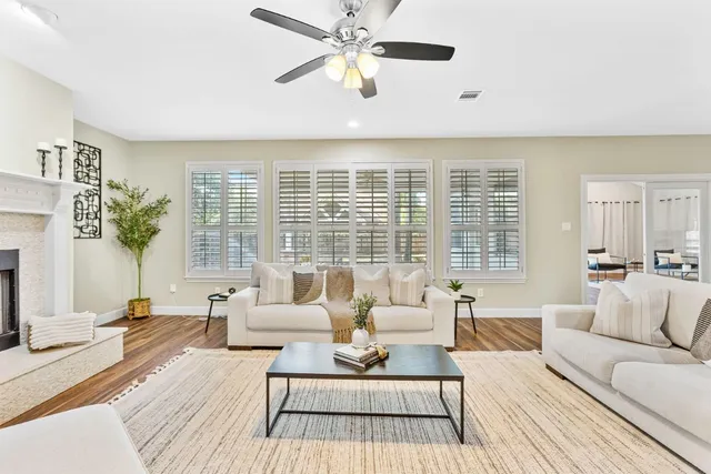 $689,000 | 10115 Pinehurst Drive, Austin, TX 78747