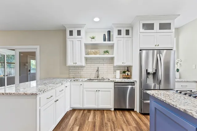 $689,000 | 10115 Pinehurst Drive, Austin, TX 78747