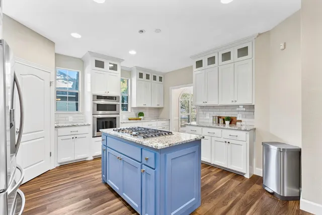 $689,000 | 10115 Pinehurst Drive, Austin, TX 78747