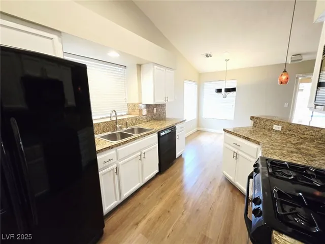 $2,549 | 925 Chaps Circle, Henderson, NV 89002